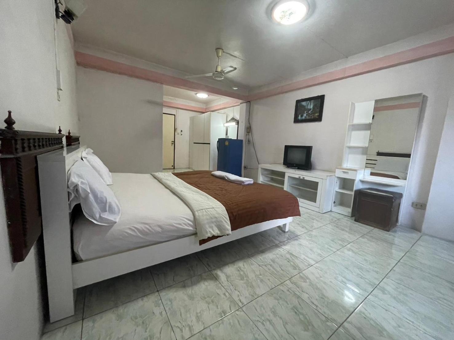 פאטאיה Oyo 75494 President Apartment מראה חיצוני תמונה