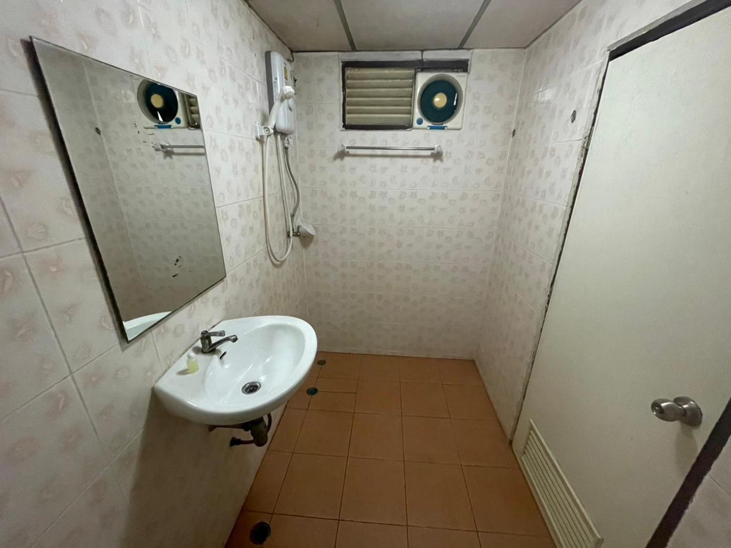 פאטאיה Oyo 75494 President Apartment מראה חיצוני תמונה