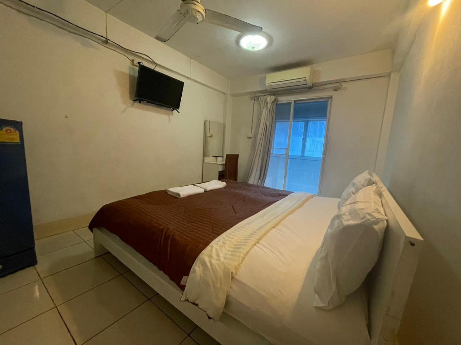 פאטאיה Oyo 75494 President Apartment מראה חיצוני תמונה