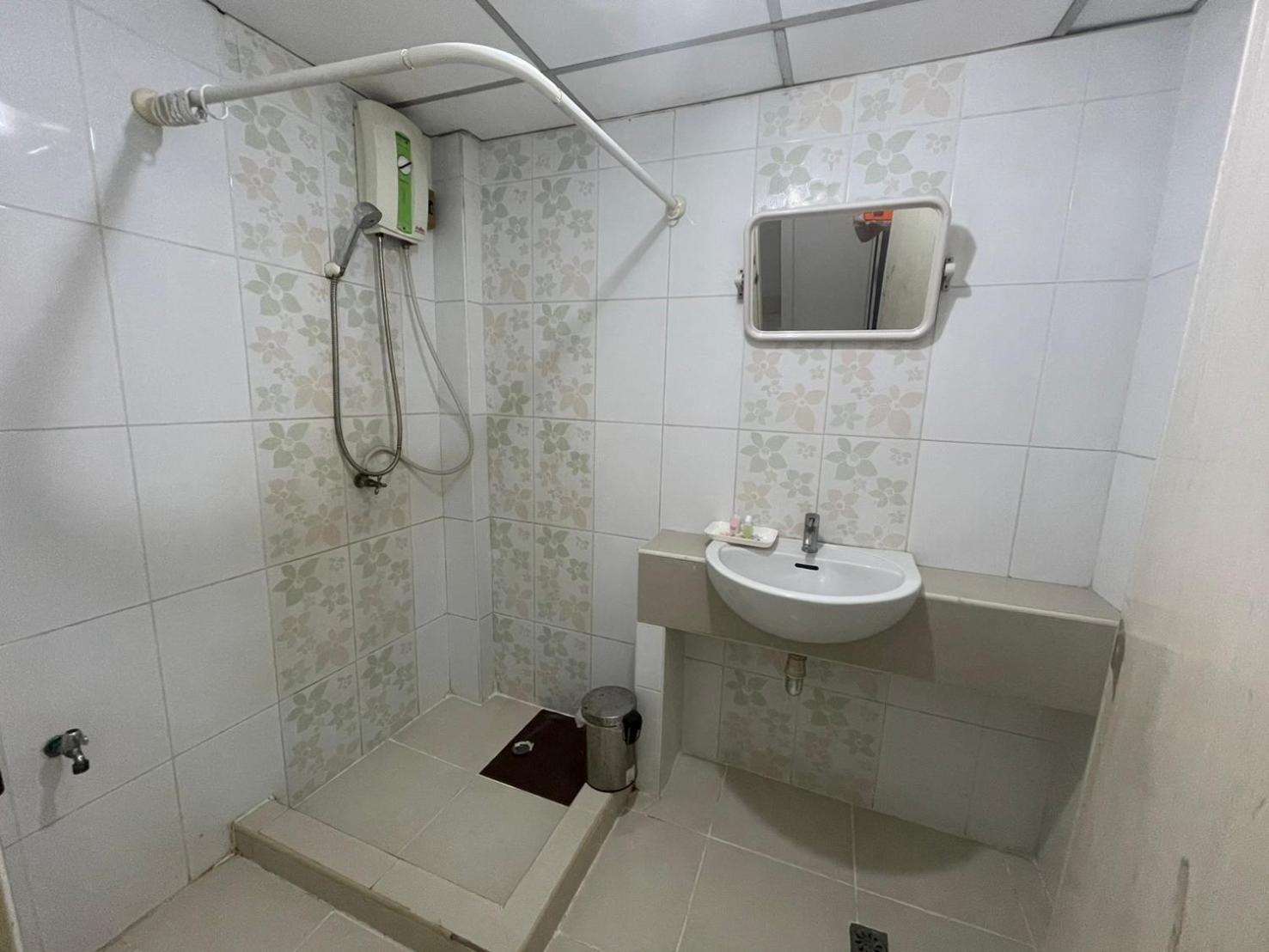 פאטאיה Oyo 75494 President Apartment מראה חיצוני תמונה