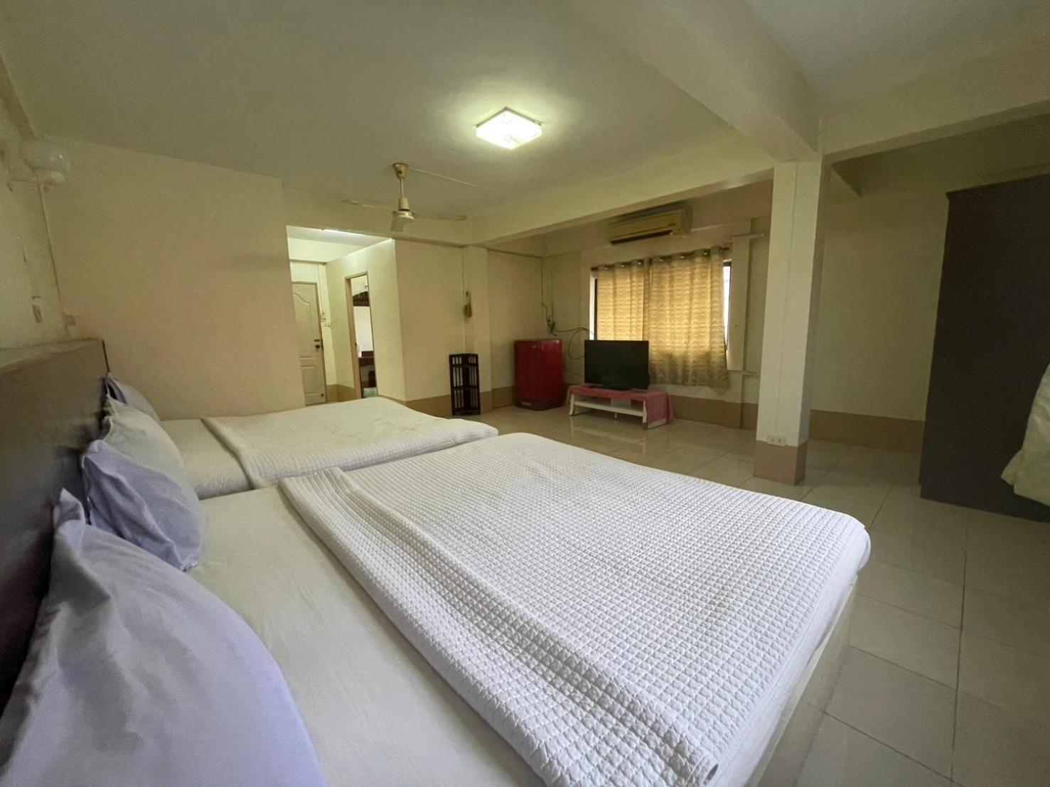פאטאיה Oyo 75494 President Apartment מראה חיצוני תמונה