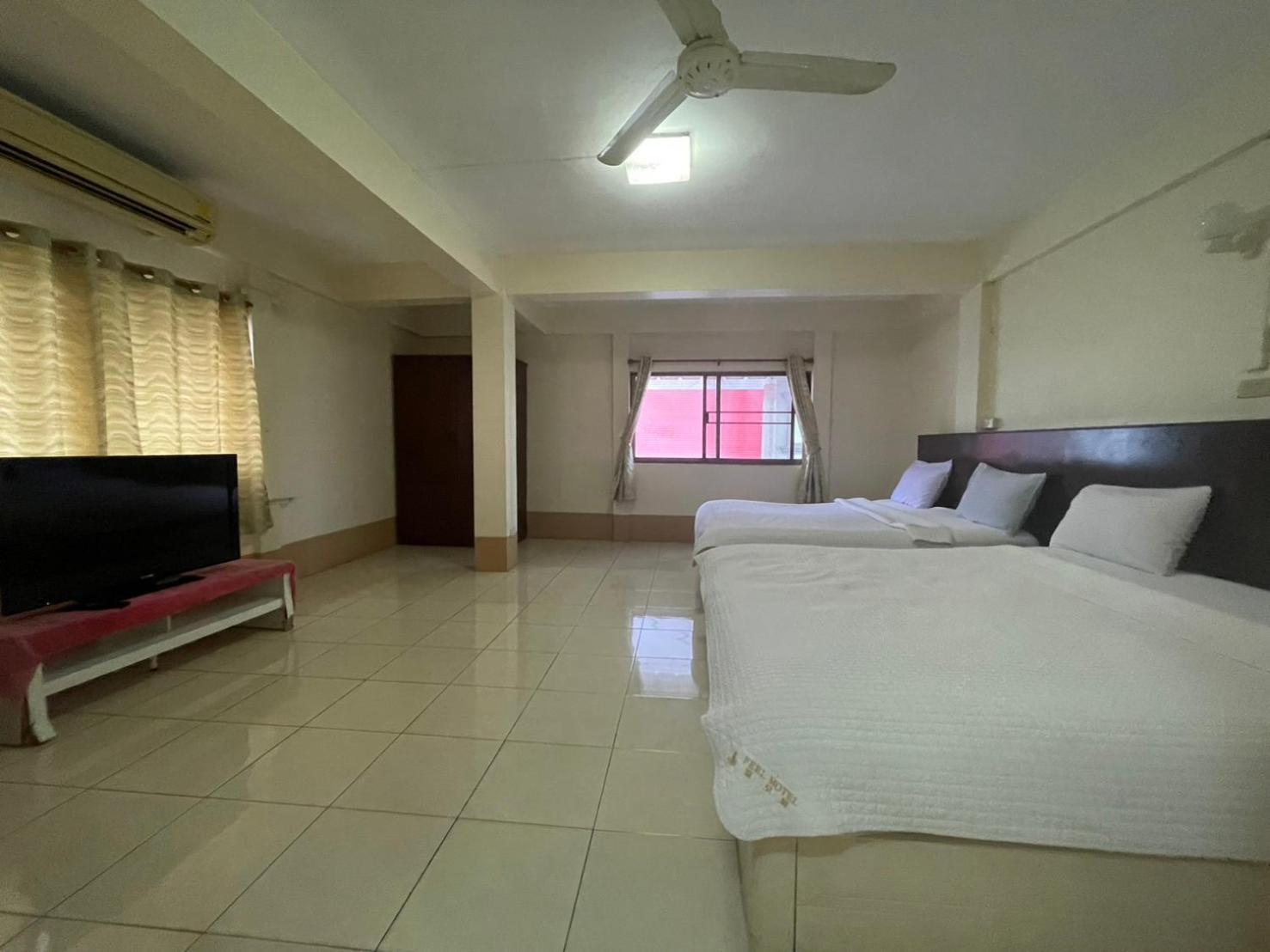 פאטאיה Oyo 75494 President Apartment מראה חיצוני תמונה