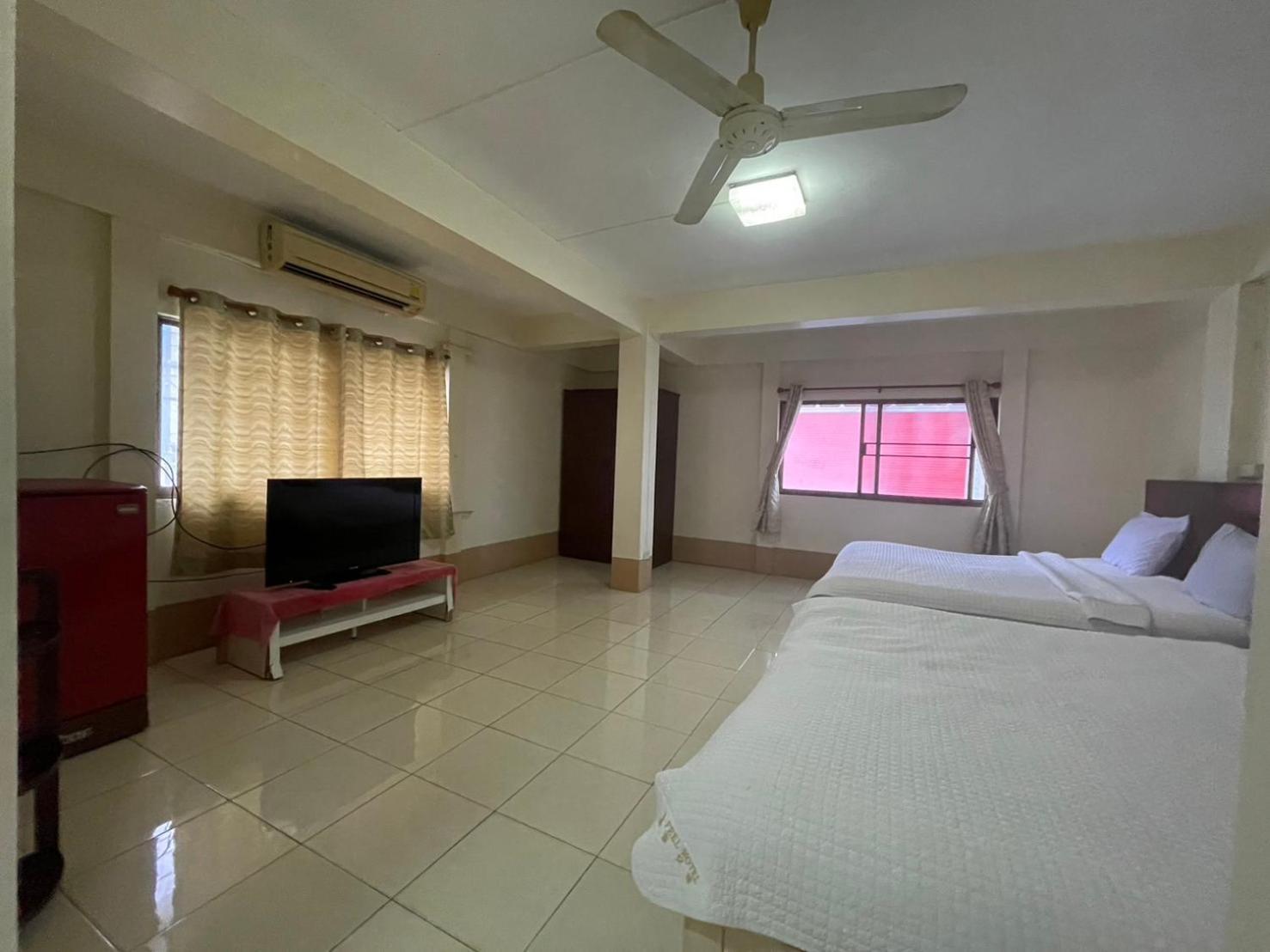 פאטאיה Oyo 75494 President Apartment מראה חיצוני תמונה