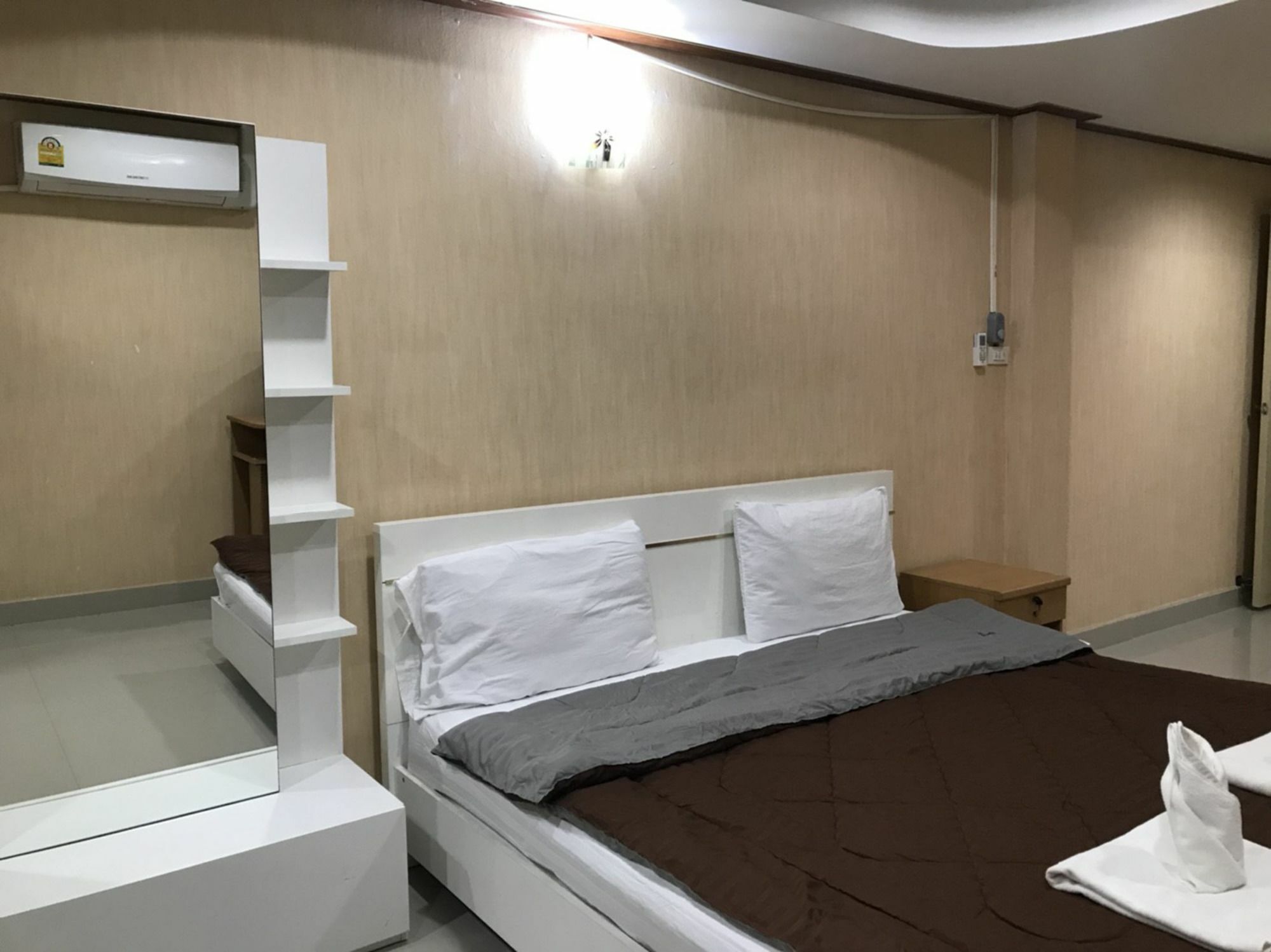 פאטאיה Oyo 75494 President Apartment מראה חיצוני תמונה